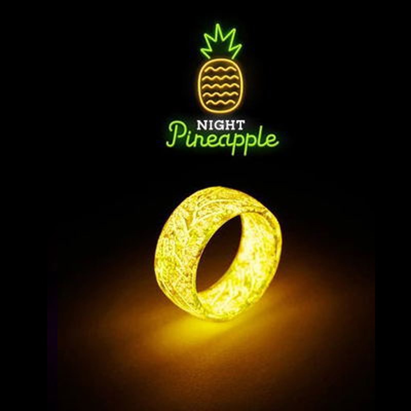 Stylish unisex luminous ring that glows in the dark, trendy jewelry for men and women, perfect for parties, nightlife, and fashion accessories