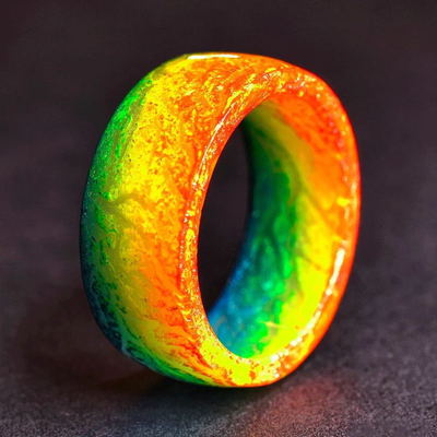 Stylish unisex luminous ring that glows in the dark, trendy jewelry for men and women, perfect for parties, nightlife, and fashion accessories